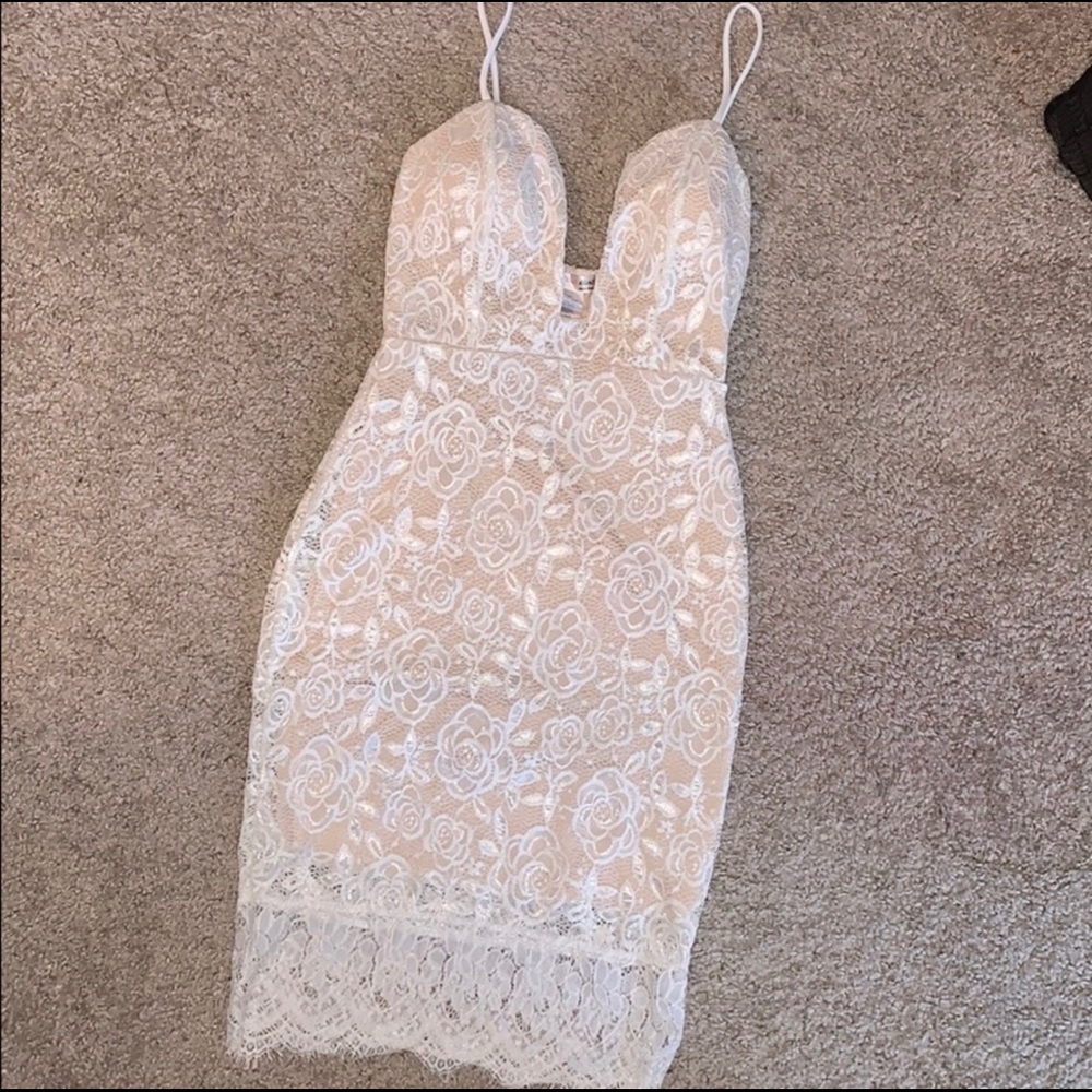 Agaci white lace bodycon midi dress